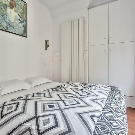 Beautiful Flat For 6 People In The 16th District *