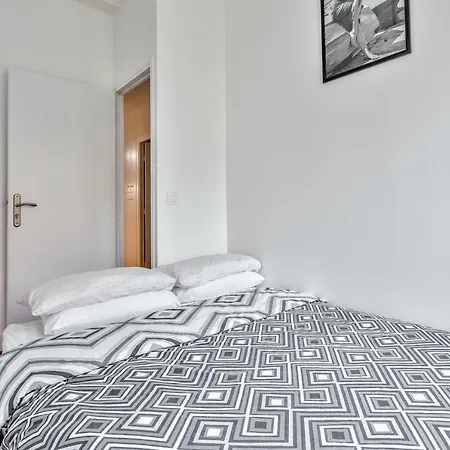 Beautiful Flat For 6 People In The 16th District Paris