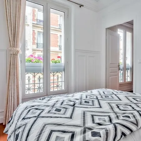 Beautiful Flat For 6 People In The 16th District *